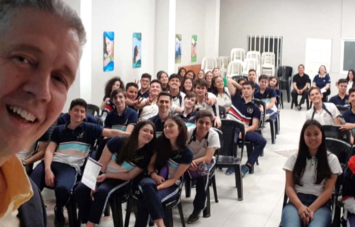 La FACEA visitó colegios secundarios del Norte argentino