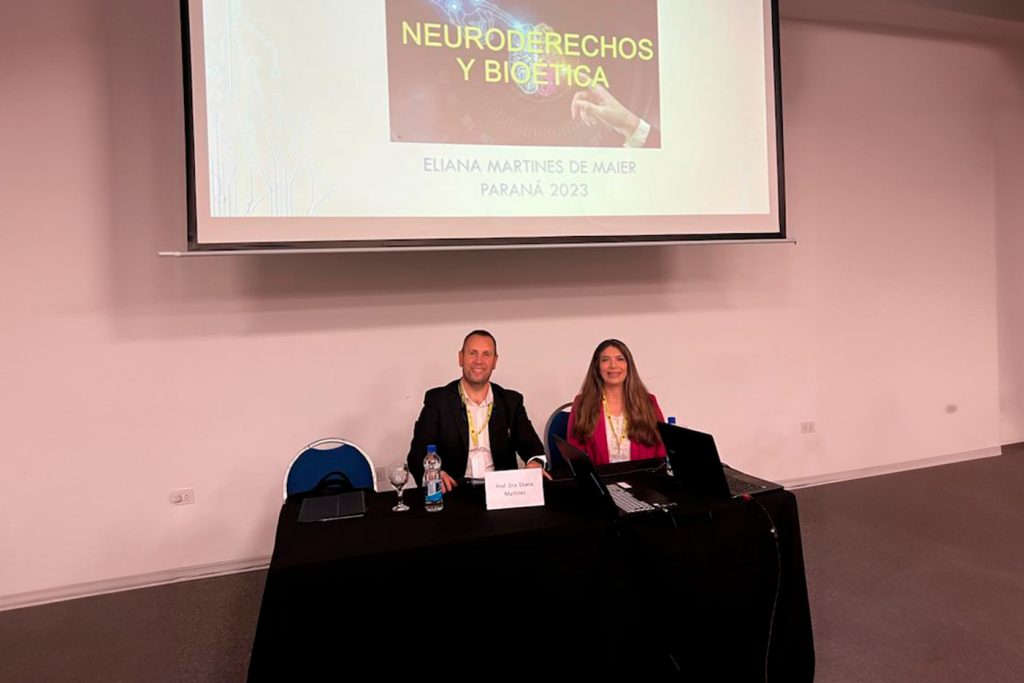 El Dr. Esteban Dávila con la Dr. Eliana Martines en Congreso Internacional de Psiquiatría y Salud Mental del Litoral