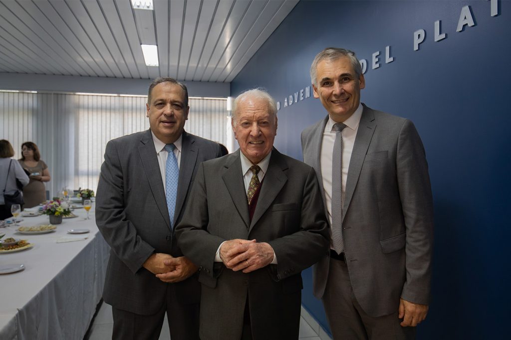 El Mag. Horacio Rizzo, el Dr. Enrique Chaij y el Pr. Darío Caviglione.