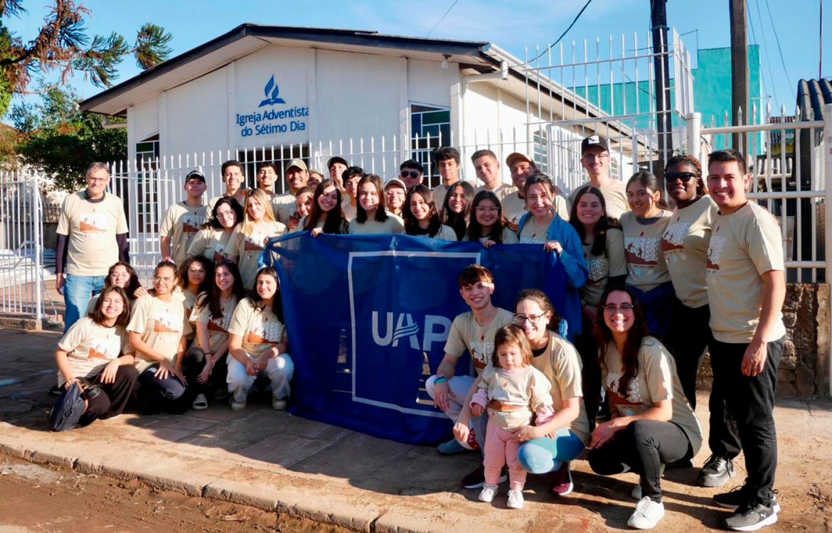 Estudiantes voluntarios de la UAP viajaron a Porto Alegre