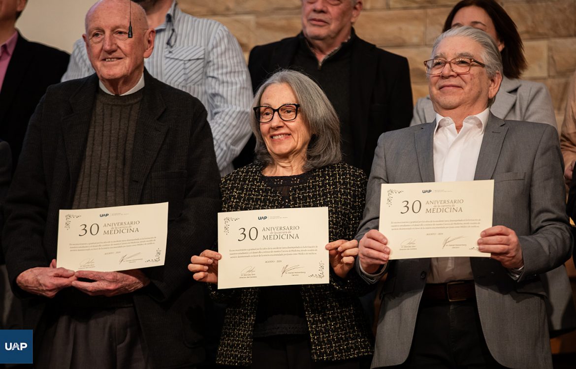 Celebración de los 30 años de la carrera de Medicina en la UAP