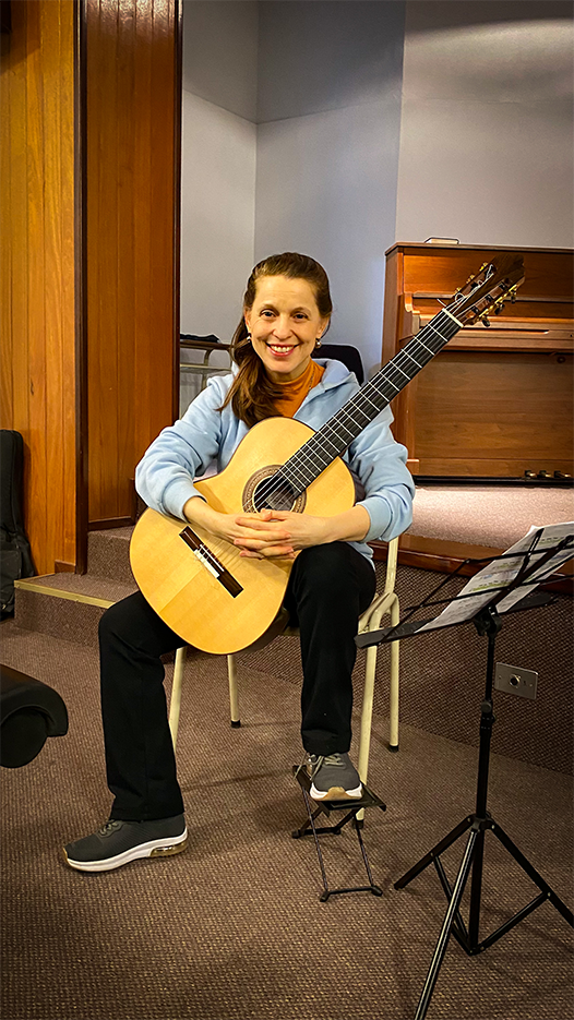 La guitarrista Silvina López en Salón Raúl Cesan.