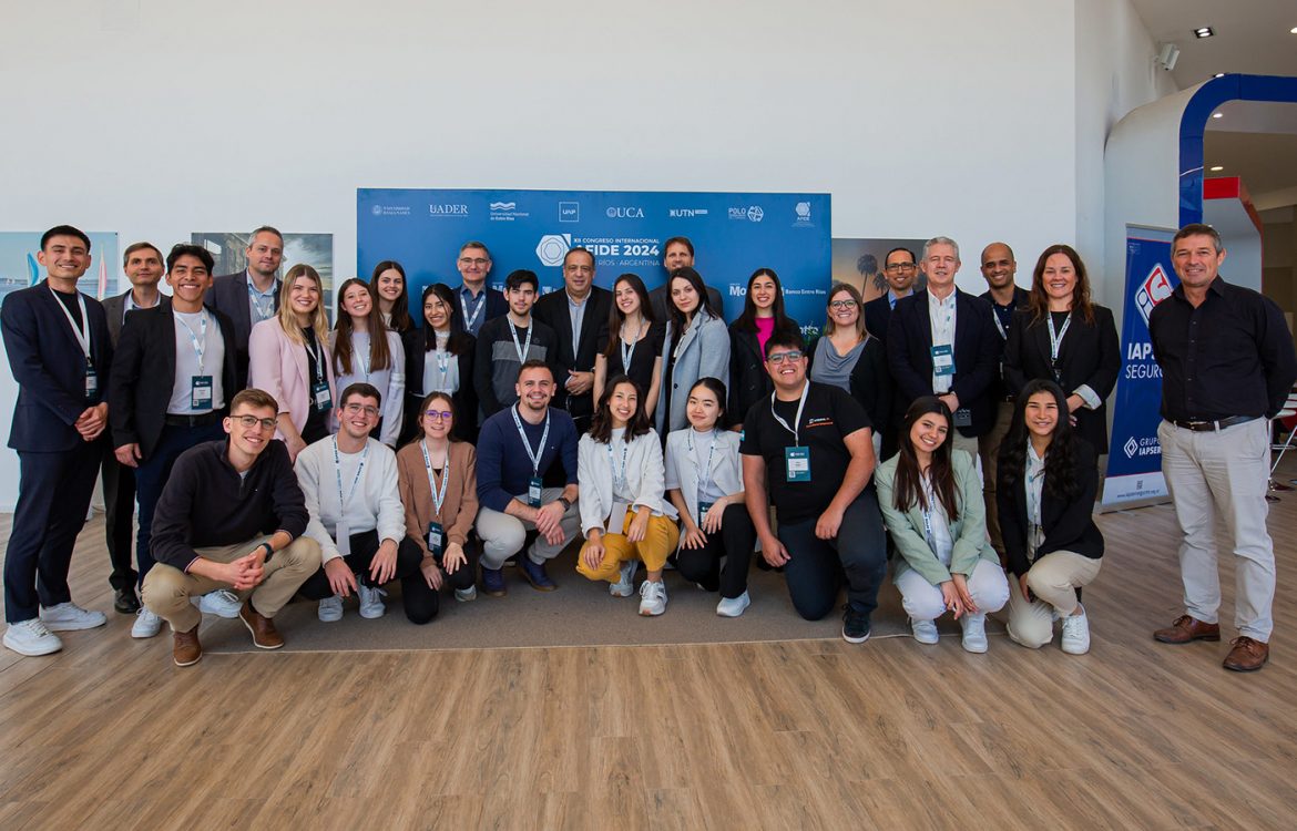 Delegación UAP en el Centro de Convenciones de Paraná