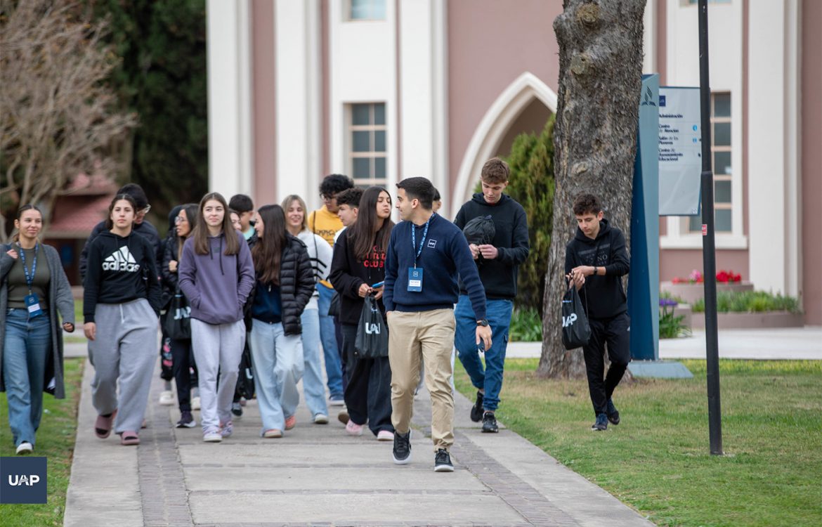 Más de doscientos jóvenes visitaron el campus UAP