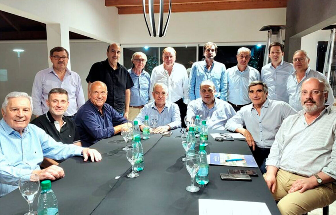 El grupo empresario conversó con representantes de la constructora José E. Pitón y con los intendentes de Nogoyá y Urdinarrain el proyecto de autovías con sistema de peajes, para reducir costos logísticos y promover el desarrollo provincial.