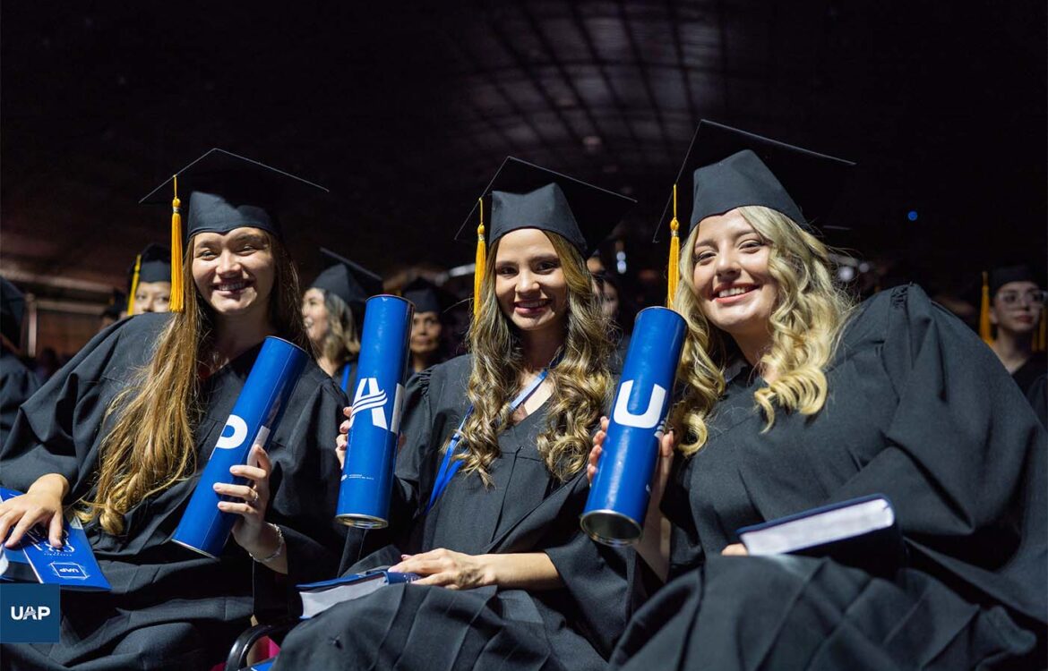 II Graduación 2024: Colocación de grados