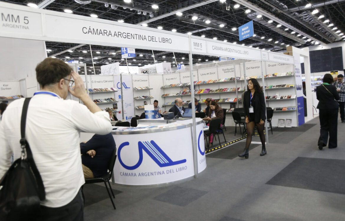 Estand de la Cámara Argentina del Libro en la Feria Internacional del Libro de Guadalajara