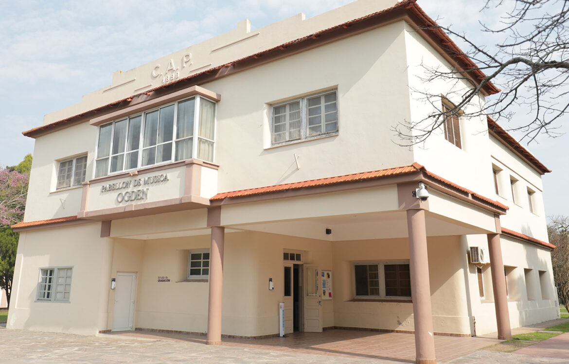 Edificio de la Escueal de Música UAP