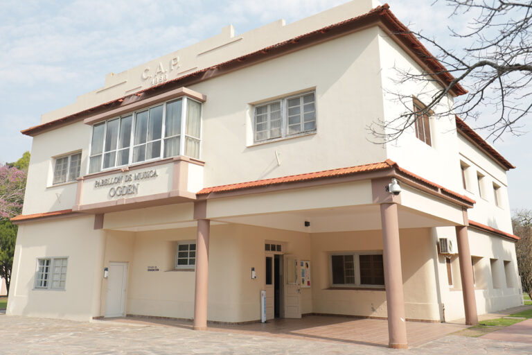 Edificio de la Escueal de Música UAP