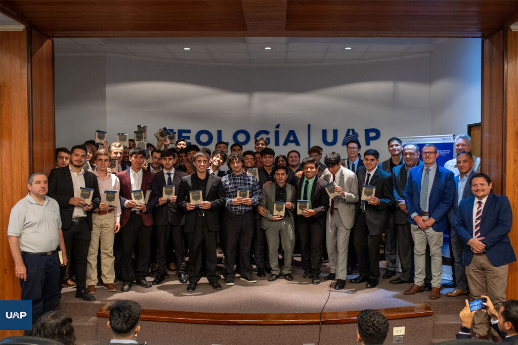 Alumnos ingresantes de la Lic. en Teología.
