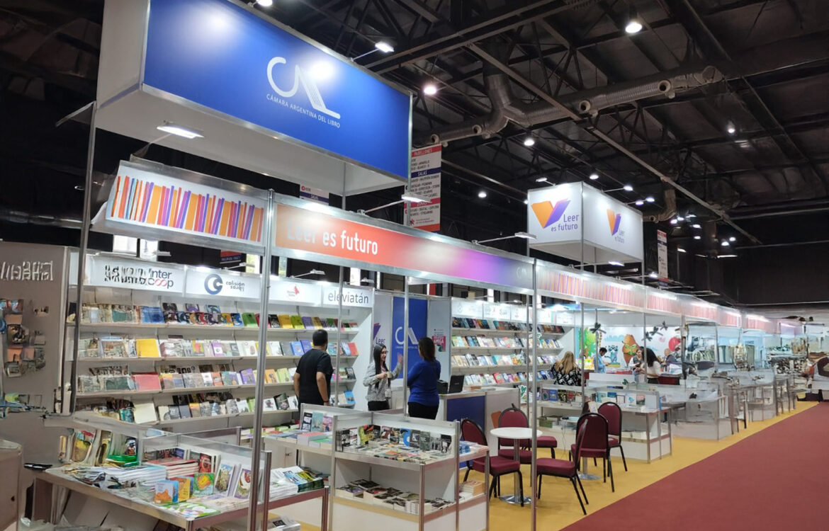 Estand de la Cámara Argentina del Libro en FILBA 2025