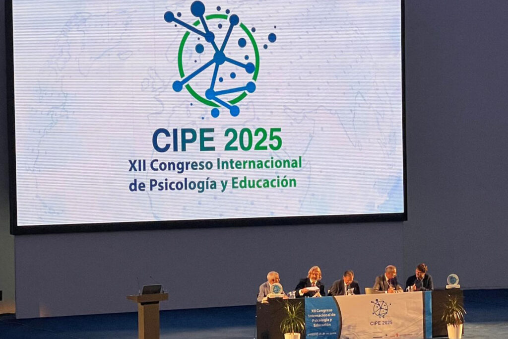La UAP presentó su modelo de Salud mental educativo, en España