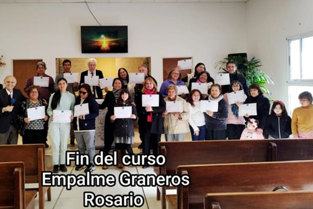 Entrega de certificados en la iglesia adventista de Empalme Graneros, Rosario.
