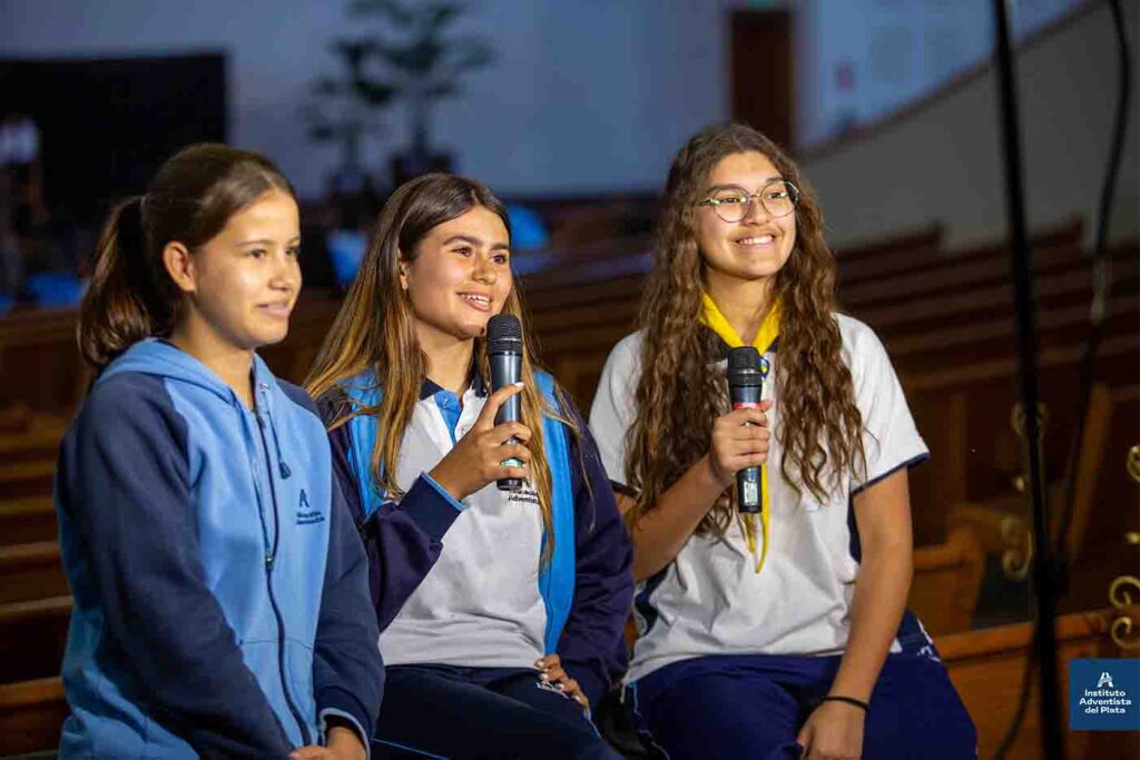 Estudiantes del IAP particiapando de las diferentes actividades de la Semana de Oración Originals.