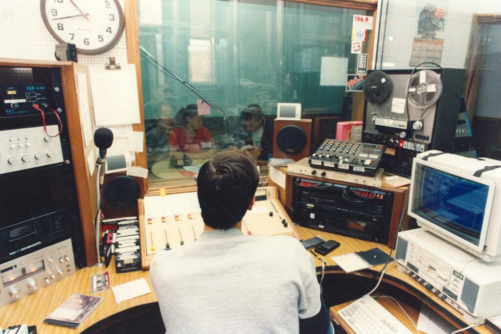 Radio UAP en la primera década del 2000.