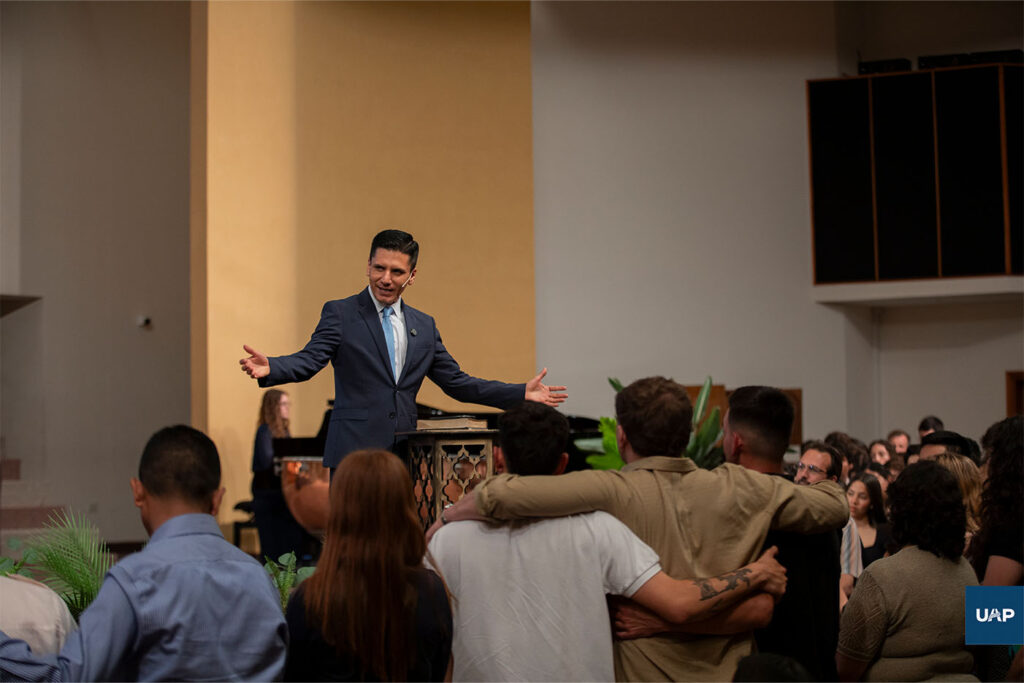 Pr. Joel Flores: «Solamente con Dios podemos ser invencibles»