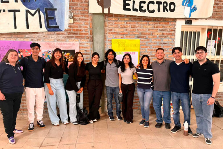 Psicología UAP impulsa talleres de prevención en Libertador San Martín y Diamante