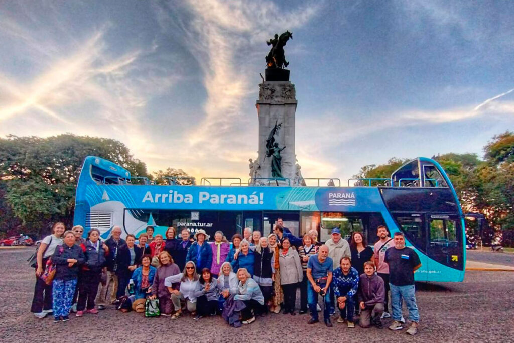 Edad Dorada y RSU visitando la Ciudad de Paraná.