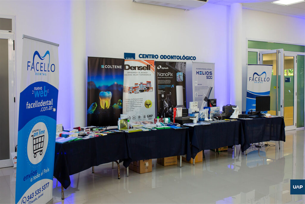 Diferentes stands comerciales presentes en el Congreso.