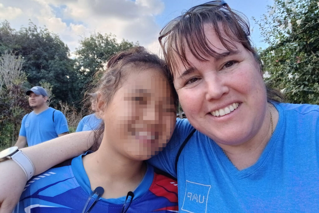 La Mag. Marsollier junto a Soifa en Tailandia.