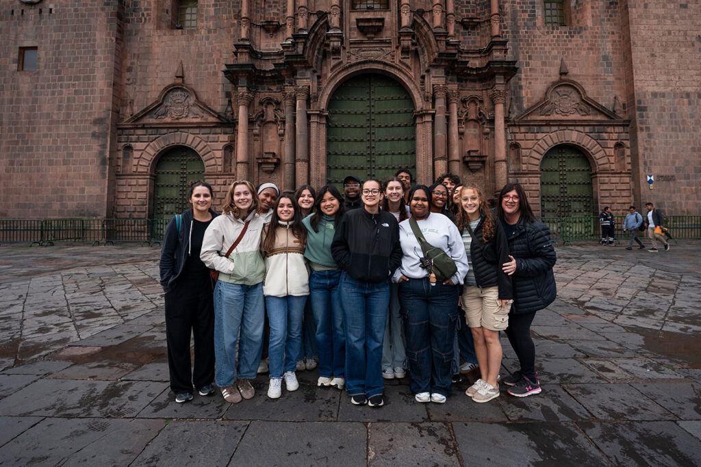 Entre montañas y raíces: una experiencia intercultural en Perú