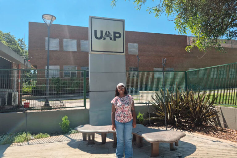 Desde Oklahoma a la UAP: una historia de fe, idiomas y vocación