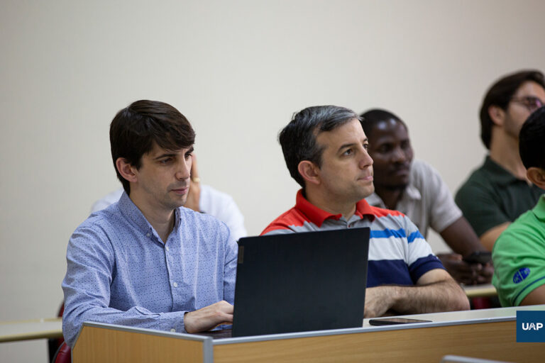 Continúa la dinámica del programa de Posgrado en Teología de la UAP