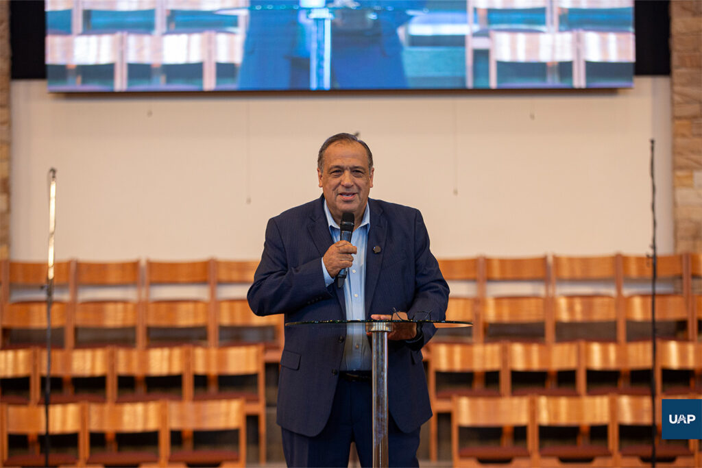 «El mundo no necesita solo profesionales, sino líderes que pongan su profesión al servicio de Dios y del prójimo»