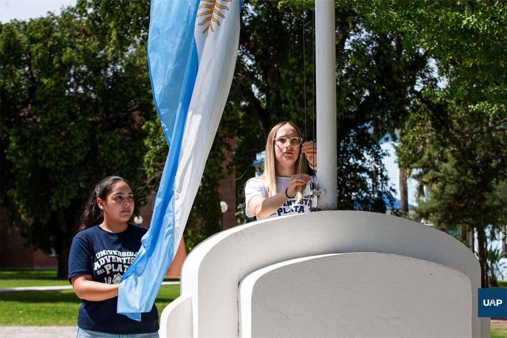 Naiara Detzel y Valentina Oscari, representantes de la nueva carrera Tecnicatura en Tecnología de los Alimentos