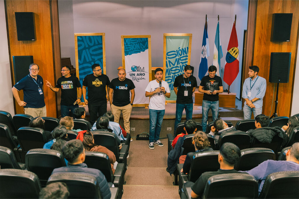 Jóvenes se preparan en la UAP para un año de misión en todo el país.