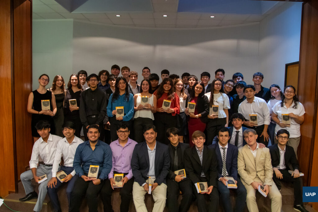 Nuevos estudiantes de Ingeniería en Sistemas.