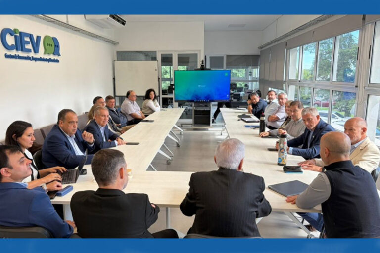 Instan a legisladores entrerrianos a impulsar una ley que estimule a los emprendedores y quite obstáculos