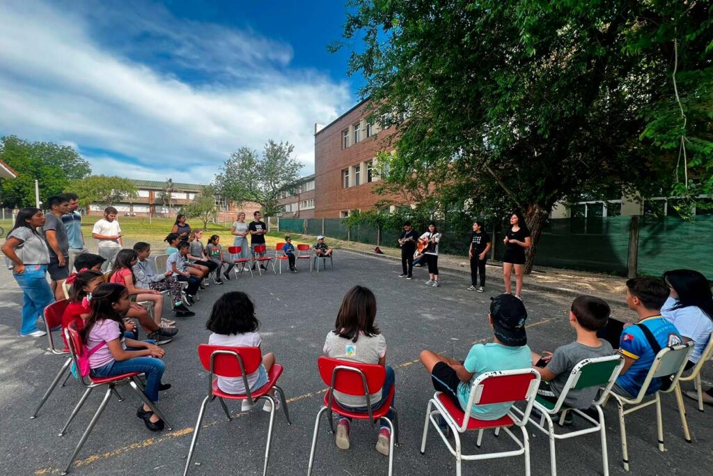 Participación en la Escuela Primaria con Expo Kids.