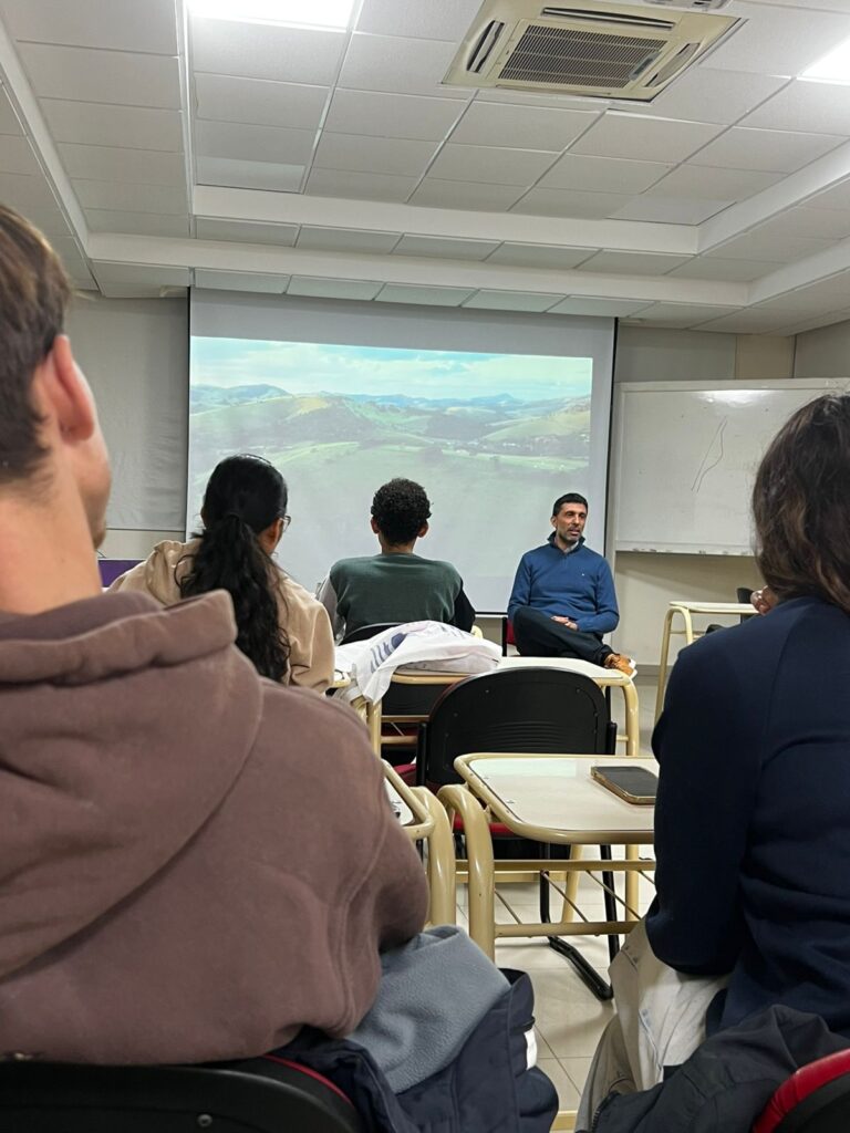Jóvenes en el primer encuentro del Taller de Vida Espiritual.