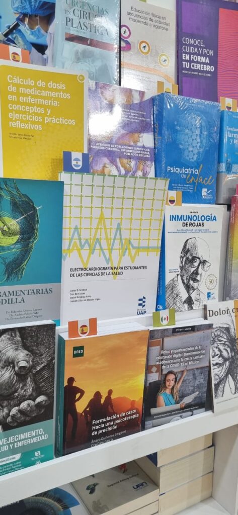 Exposición de obras científicas en la FILBo.
