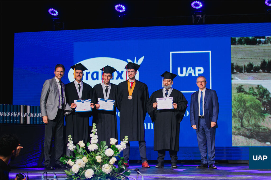 Reconocimiento a los mejores promedios por facultades