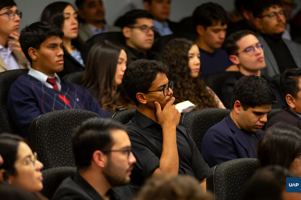Estudiantes de Teología presentes en el Retito Espiritual.