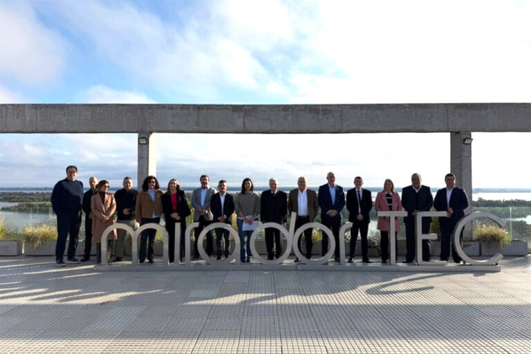 Innovación, formación y desarrollo regional: AFIDEER y MiradorTEC unen esfuerzos