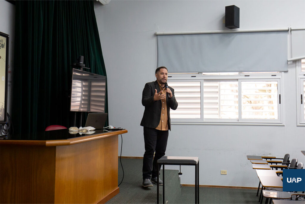 Carlos Barros impartiendo el taller