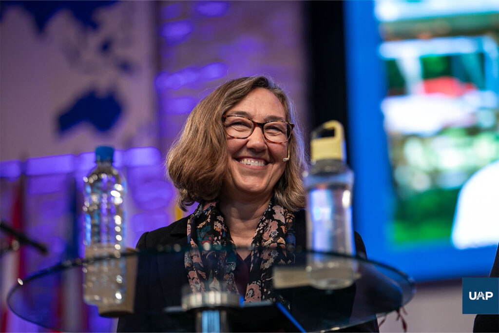 Marcia McEdward: «Cuando Dios llama, podemos confiar completamente en aquel que nos llamó»