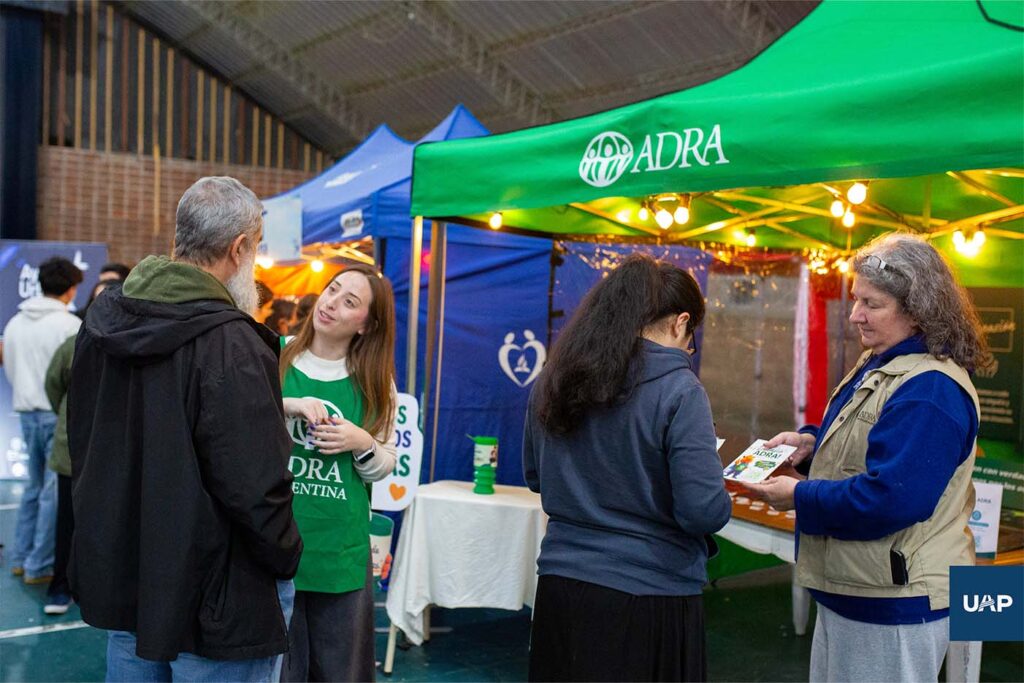 Stand de ADRA en la Feria Misionera