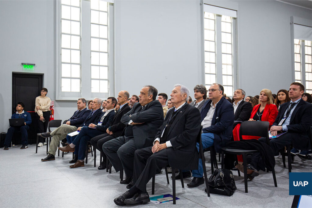 Autoridades de Instituciones presentes en la primera jornada de la Semana del Emprendimiento e Innovación.