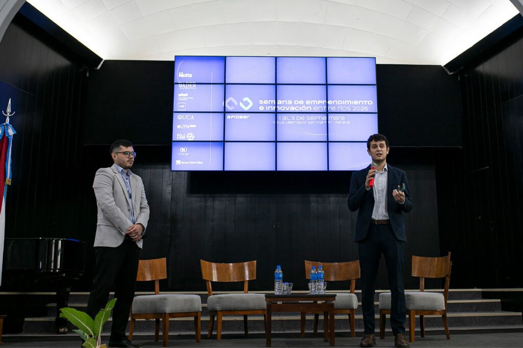 Jóvenes emprendedores presentan su caso de éxito “SOZOÉ Better Foods”