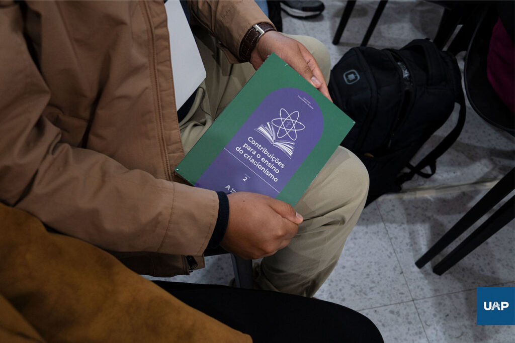 Segundo volumen del Libro Contribuciones para la Enseñanza del Creacionismo.