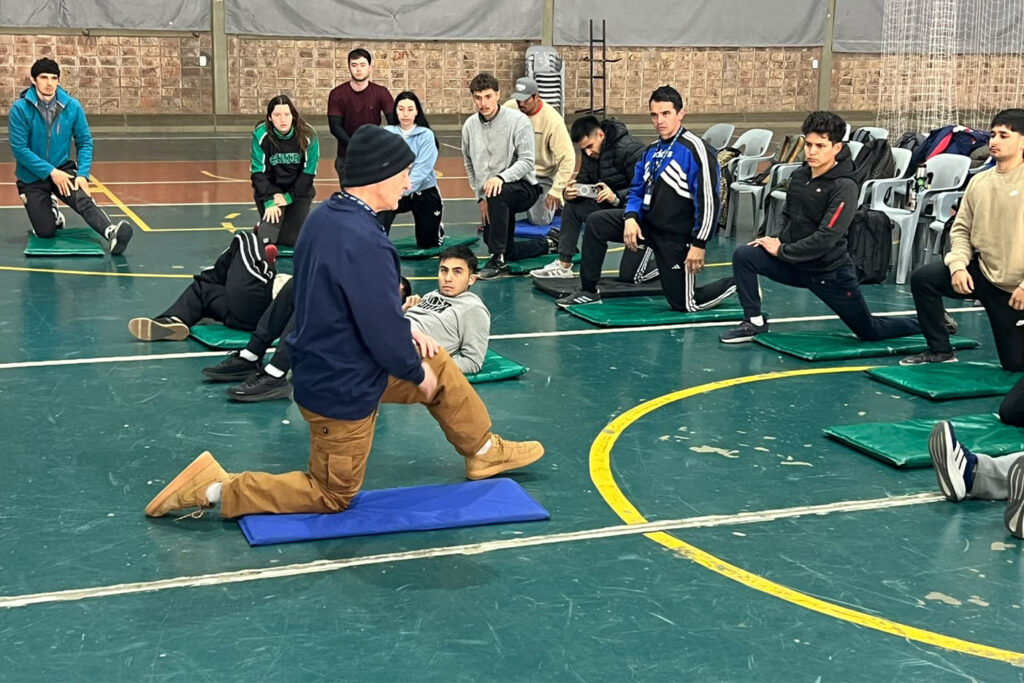 Participantes de la jornada en el área práctica.