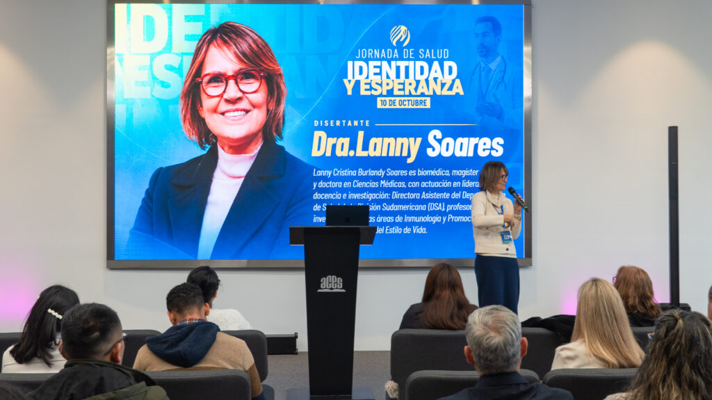 Dra. Lanny Soarez, directora asociada de Salud de la División Sudamericana. 